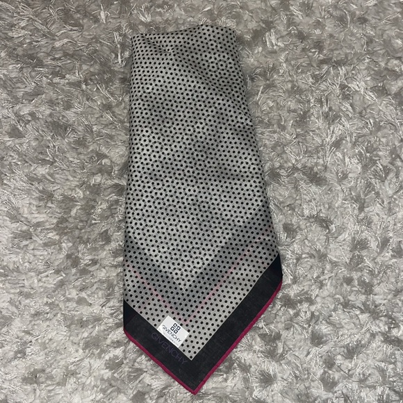 NEW Givenchy Mini Scarf - Picture 7 of 7